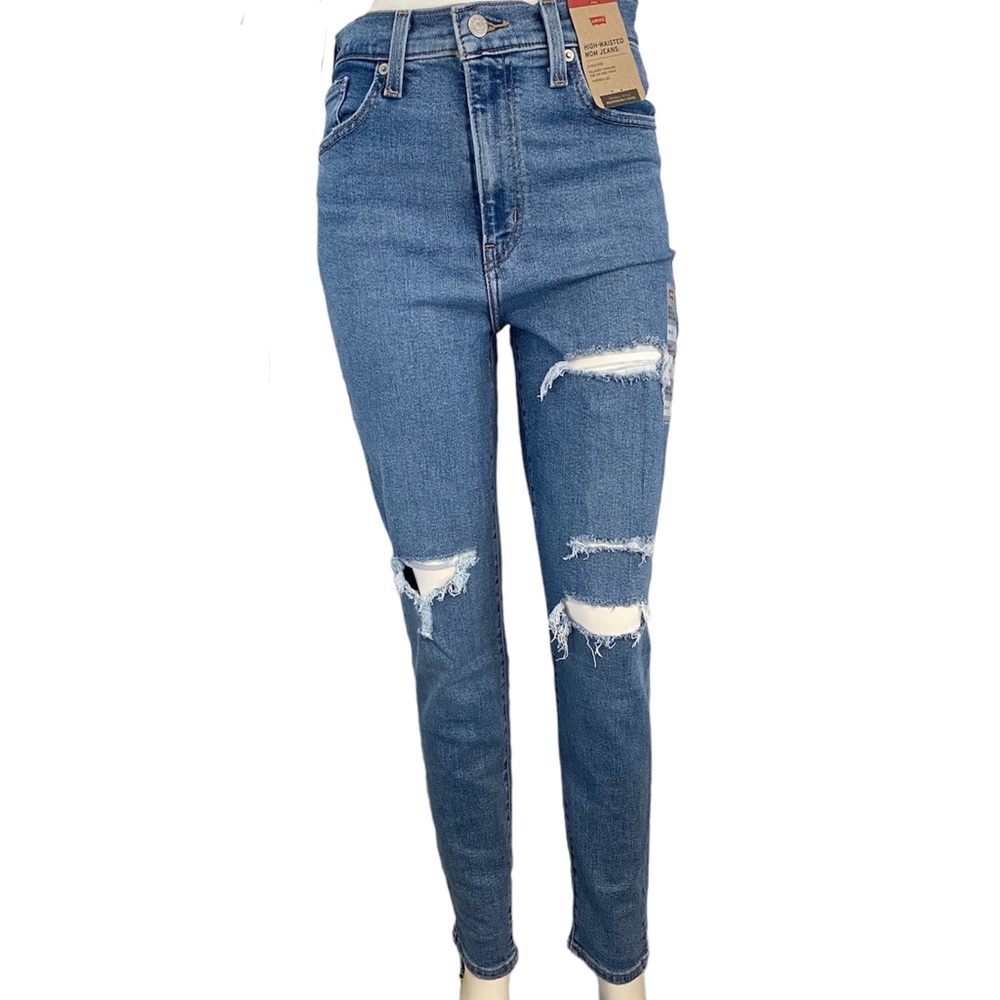 New Levis high waisted mom‎ taper ripped  jeans size 26 x 29.